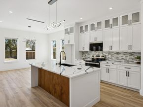 918 N Tatum Avenue , Dallas Texas 75211