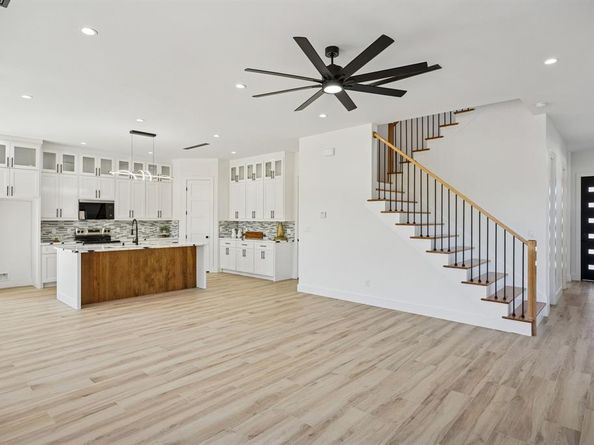 918 N Tatum Avenue , Dallas Texas 75211