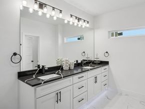 918 N Tatum Avenue , Dallas Texas 75211