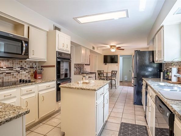 2410 S Graham Drive , Arlington Texas 76013