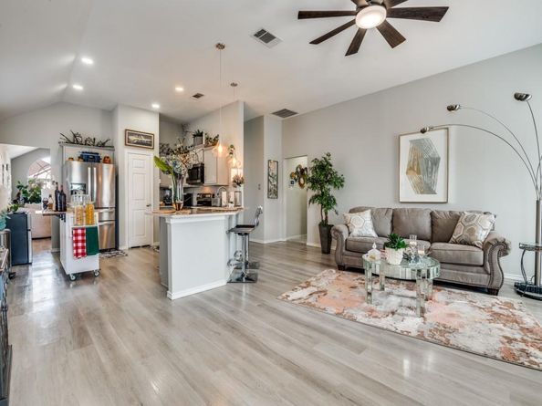 2806  Saint Croix Avenue , Lancaster Texas 75146