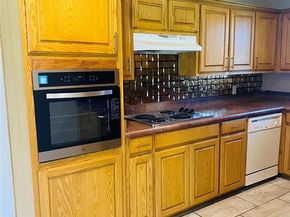 1315  Willow Creek Drive , Lancaster Texas 75146