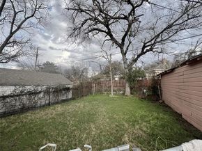2310  Berwick Avenue , Dallas Texas 75203