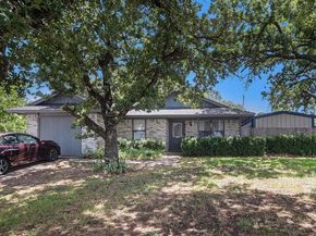 117  WALNUT CREEK Drive , Azle Texas 76020