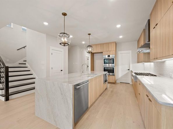 1352  Cherry Hills Lane , Irving Texas 75038