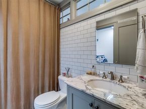 1230 N Winnetka Avenue , Dallas Texas 75208