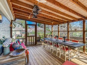 1230 N Winnetka Avenue , Dallas Texas 75208