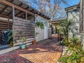 1230 N Winnetka Avenue , Dallas Texas 75208