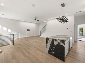 2001 N Prairie Avenue  106, Dallas Texas 75204