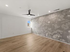 2001 N Prairie Avenue  106, Dallas Texas 75204