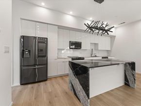 2001 N Prairie Avenue  106, Dallas Texas 75204