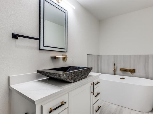 3925  Malcolm X Boulevard , Dallas Texas 75215