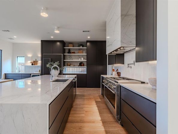 7115  Casa Loma Avenue , Dallas Texas 75214