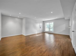 5043  Les Chateaux Drive  214, Dallas Texas 75235