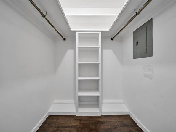 5043  Les Chateaux Drive  214, Dallas Texas 75235