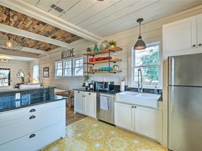 1460 W Allen Avenue , Fort Worth Texas 76110