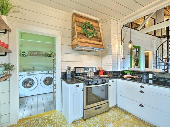 1460 W Allen Avenue , Fort Worth Texas 76110