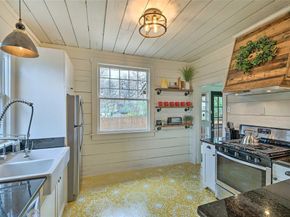 1460 W Allen Avenue , Fort Worth Texas 76110