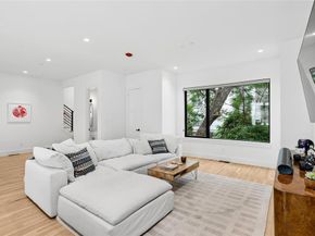 2633  Reagan   105, Dallas Texas 75219