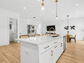 2633  Reagan   105, Dallas Texas 75219