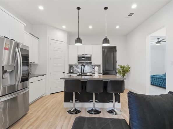 3316  Nomas Street , Dallas Texas 75212