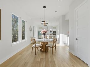 1123  Muncie Avenue , Dallas Texas 75212