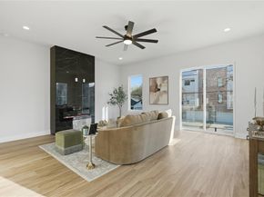 1123  Muncie Avenue , Dallas Texas 75212