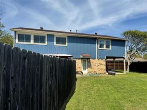 2610  Fallcreek Circle , Carrollton Texas 75006