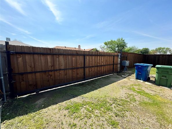 2610  Fallcreek Circle , Carrollton Texas 75006