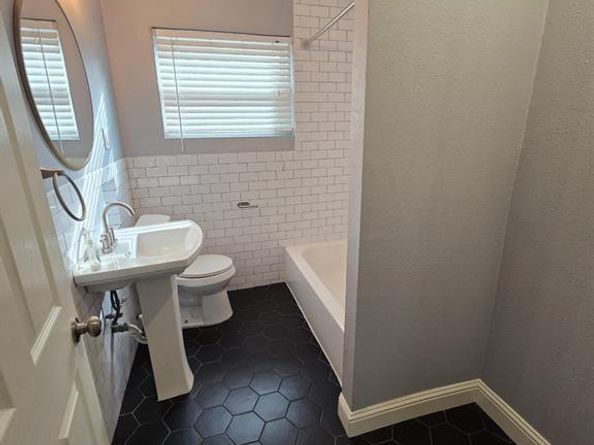 2130  Dunloe Avenue , Dallas Texas 75228