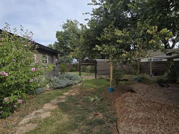 2130  Dunloe Avenue , Dallas Texas 75228