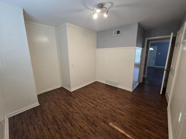 2130  Dunloe Avenue , Dallas Texas 75228