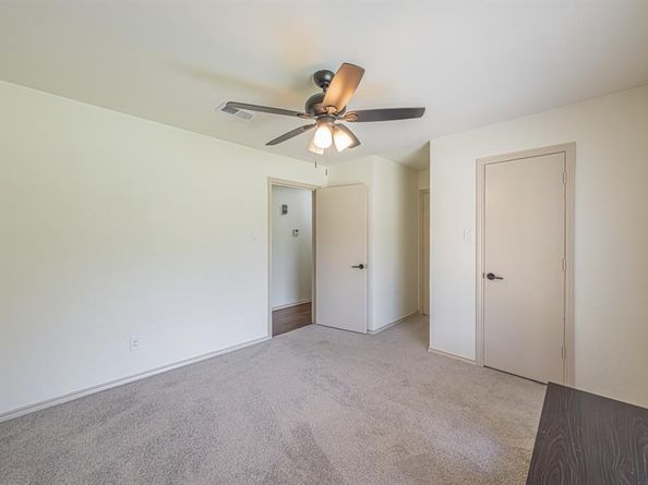 2415  Lakeview Circle , Arlington Texas 76013