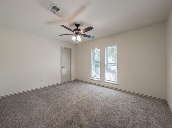 2415  Lakeview Circle , Arlington Texas 76013