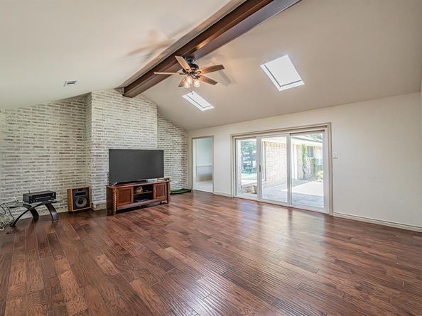 2415  Lakeview Circle , Arlington Texas 76013