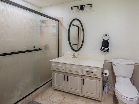2415  Lakeview Circle , Arlington Texas 76013