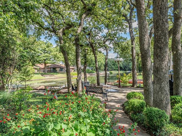 2415  Lakeview Circle , Arlington Texas 76013