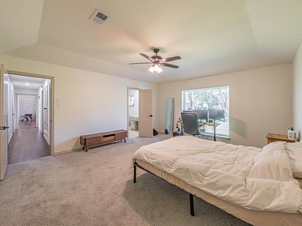 2415  Lakeview Circle , Arlington Texas 76013