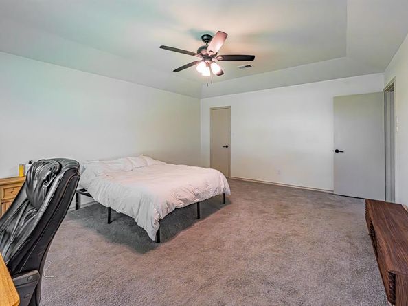 2415  Lakeview Circle , Arlington Texas 76013
