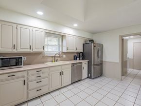 2415  Lakeview Circle , Arlington Texas 76013
