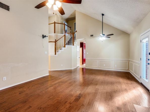 3902  Amy Court , Arlington Texas 76016