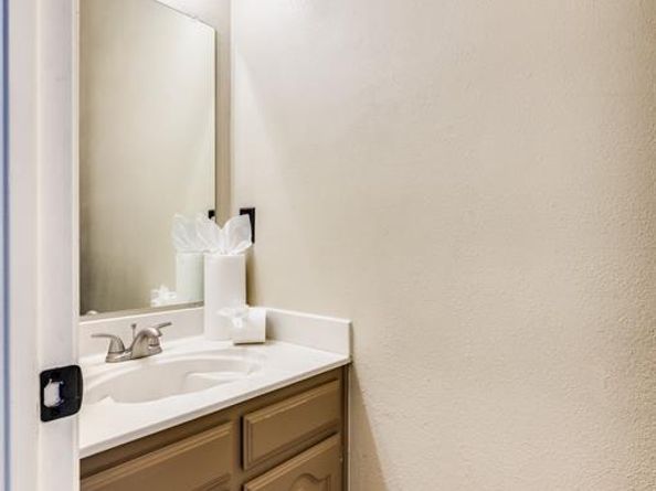 3902  Amy Court , Arlington Texas 76016