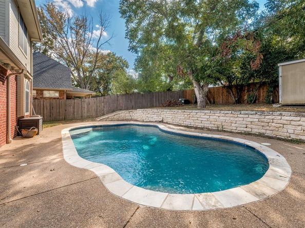 3902  Amy Court , Arlington Texas 76016