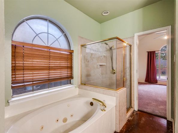 3902  Amy Court , Arlington Texas 76016