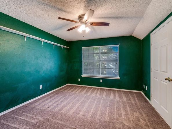 3902  Amy Court , Arlington Texas 76016
