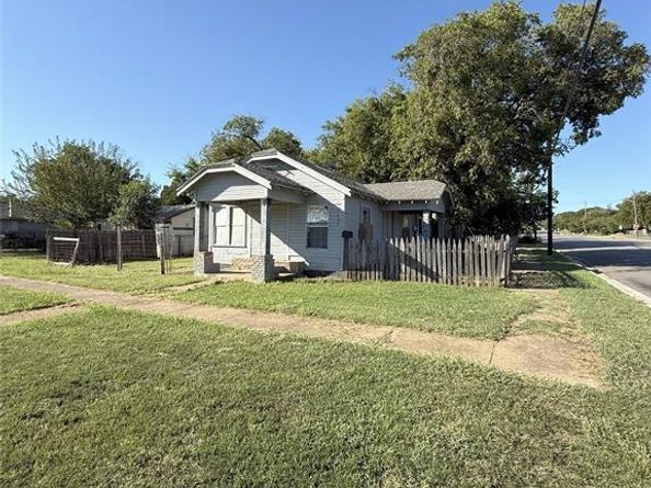1323  Gould Avenue , Fort Worth Texas 76164