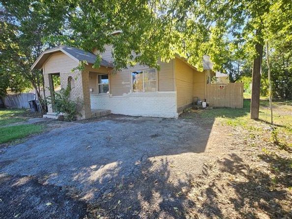 1323  Gould Avenue , Fort Worth Texas 76164