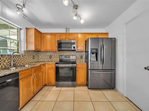 5219  Tato Drive , Dallas Texas 75211