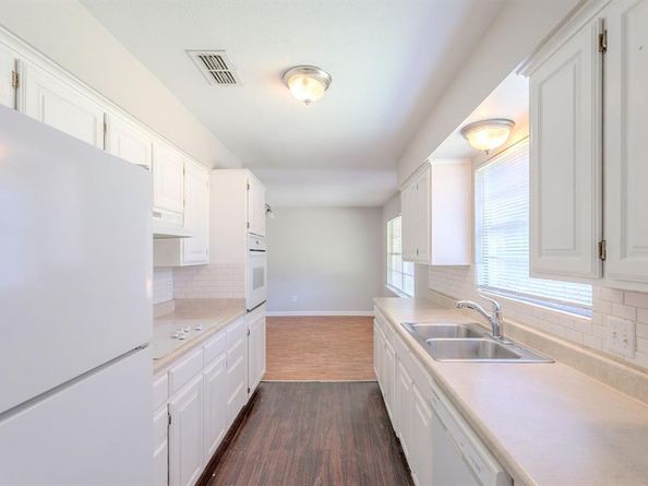 1030  Warden Street , Benbrook Texas 76126