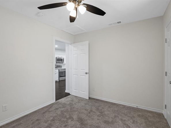 1201  Crockett Street , Garland Texas 75040